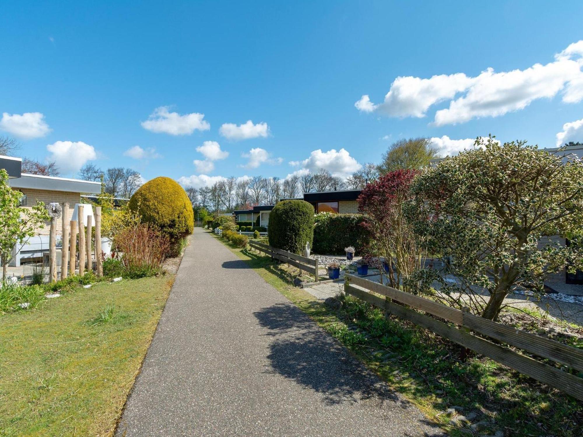 An Apartment That Is Attractively Furnished Julianadorp Eksteriør bilde